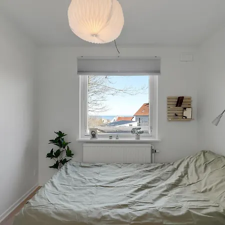 Dom wakacyjny 4 Bedroom Beautiful In Allinge-Sandvig