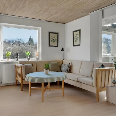 4 Bedroom Beautiful In *
