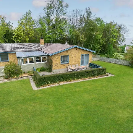4 Bedroom Beautiful In Allinge-Sandvig